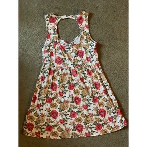 Forever 21 Dresses - Floral Dress Forever 21 Dresses - Floral Dress